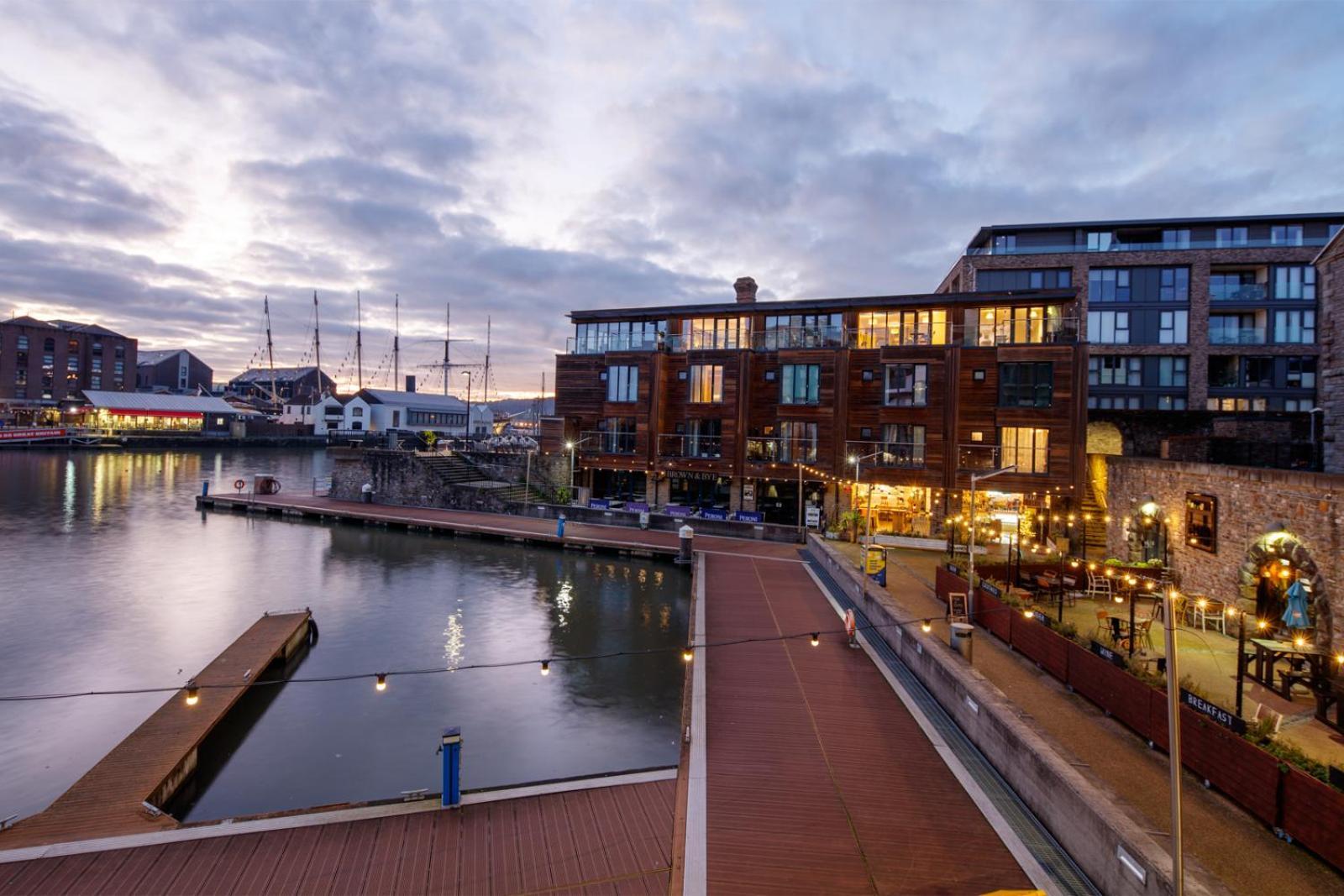 The Boat House Apartment By Cliftonvalley Apartments Bristol Bagian luar foto