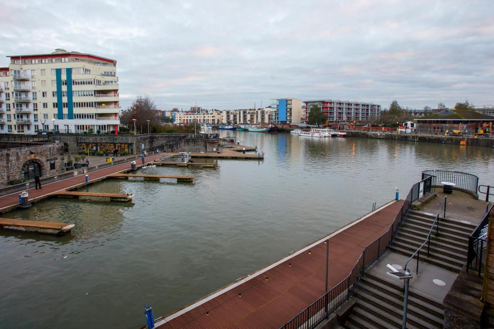 The Boat House Apartment By Cliftonvalley Apartments Bristol Bagian luar foto